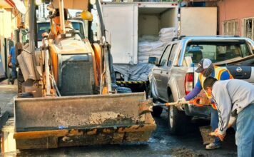 Realiza SAPAS labores de limpieza en algunas calles de Silao