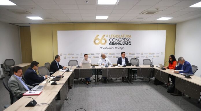 Diputados analizan iniciativa en materia de comités municipales
