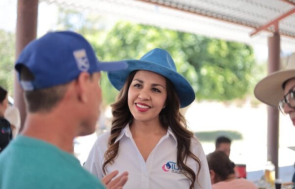 Melanie Murillo entrega obras con sentido social en Chichimequillas