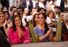 Un saludo amable, pero no más