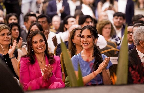 Un saludo amable, pero no más