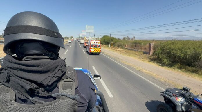 Bloquean carretera federal 90 en Pénjamo