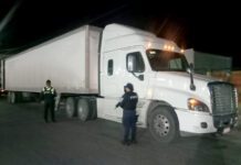 Recupera policía estatal tráiler con mercancía robada con valor de medio millón de pesos