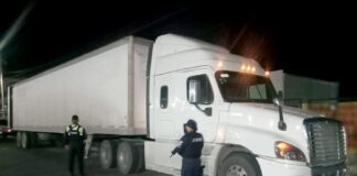 Recupera policía estatal tráiler con mercancía robada con valor de medio millón de pesos