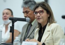 Rectora General de UG ofrece charla sobre “Economía en Morado”