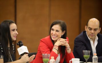 Presenta Ale Gutiérrez programa de obras a empresarios de la CANADEVI