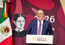 Celebra Ebrard anuncio de GM para invertir 1 MMDD en México