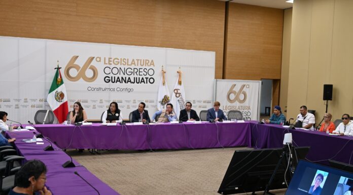 Diputados del PAN escuchan para legislar sobre personas con discapacidad