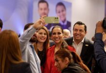 Libia Dennise reconoce a maestros de la UVEG; atienden alumnos en 110 países