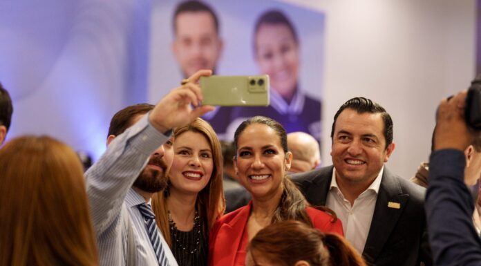 Libia Dennise reconoce a maestros de la UVEG; atienden alumnos en 110 países