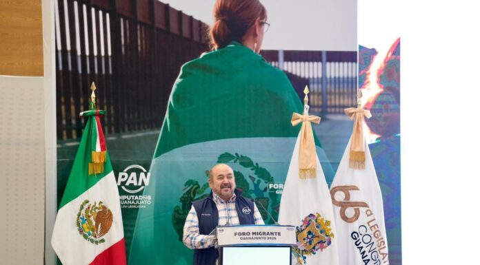 Diputados del PAN-PRD realizan foro para empoderar a migrantes y sus familias
