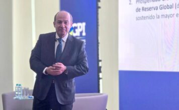 Puerto Interior un gran modelo económico nacional: Felipe Calderón