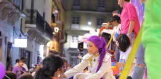 Encabeza Samantha Smith desfile infantil
