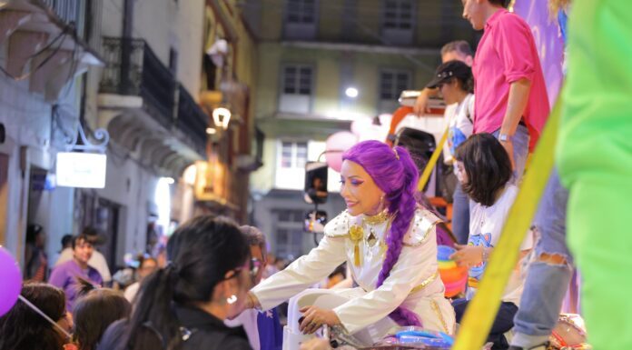 Encabeza Samantha Smith desfile infantil