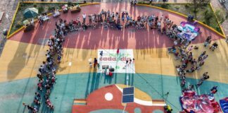 Mauricio Trejo celebra con infancias de San Miguel de Allende