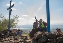 El corazón de piedra y fe: La Bajada de la Santa Cruz en San Miguel de Allende (Fotogalería)
