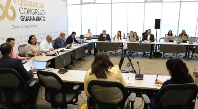 Diputados realizan mesa de trabajo para analizar conformación de Ayuntamientos