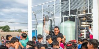 Mauricio Trejo empeñó su palabra en el Huazichal y cumple con obras sociales