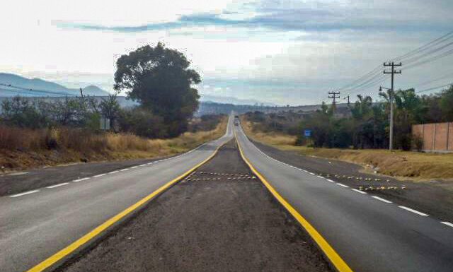 Beneficiará a más de 39 mil personas conservación de carretera Apaseo el Alto