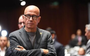 Exige Éctor Jaime a COFEPRIS autoricen vacunas contra nueva variante de COVID