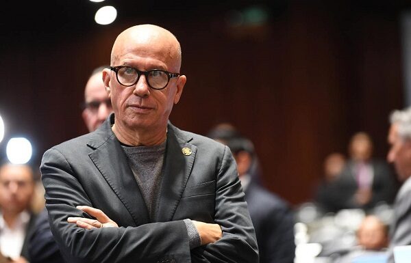 Exige Éctor Jaime a COFEPRIS autoricen vacunas contra nueva variante de COVID