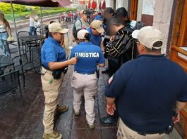 Policía turística de la capital realiza operativo sorpresa entre estudiantinas