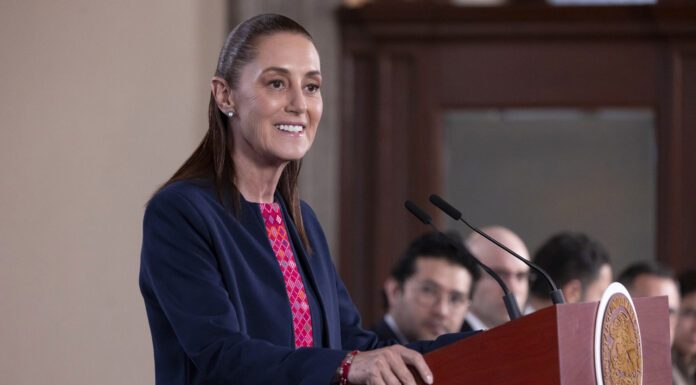 Que Johnson se quede en los temas bilaterales y respete nuestros asuntos internos: Sheinbaum