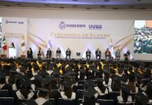 Egresan estudiantes de la UVEG; 854 egresados de la CDMX