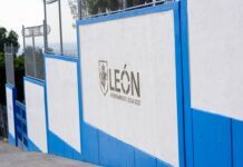 Ale Gutiérrez entrega mejoras en escuela Francisco Lozornio de León