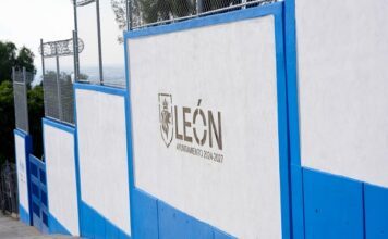 Ale Gutiérrez entrega mejoras en escuela Francisco Lozornio de León