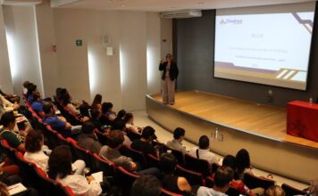 Se capacitan empresarios leoneses en vinculación comercial