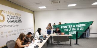 Diputados sesionan en la Comisión de Justicia en Congreso local