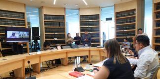 Buscan llevar el vino y la gastronomía a embajadas, pero el reloj y el dinero juegan en contra