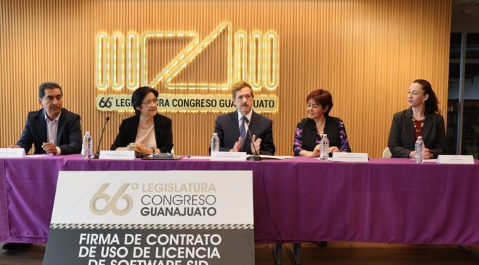 Congreso de Guanajuato dona sistema documental a Jalisco