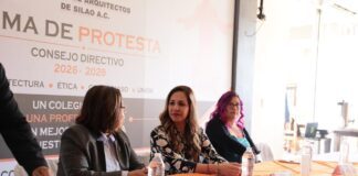 Toma protesta Melanie Murillo a Colegio de Arquitectos en Silao