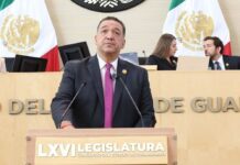 Presentan Sergio Contreras iniciativa para eliminar barreras económicas en educación privada