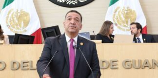 Presentan Sergio Contreras iniciativa para eliminar barreras económicas en educación privada