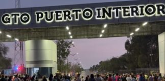 Comuneros bloquean acceso al Puerto Interior