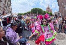 El Convite de Locos: La danza de la sátira y la devoción en San Miguel