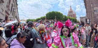 El Convite de Locos: La danza de la sátira y la devoción en San Miguel