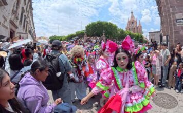 El Convite de Locos: La danza de la sátira y la devoción en San Miguel