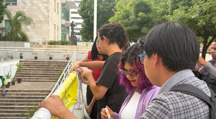 Exien seguridad alumnos de UG León en Forum Cultural