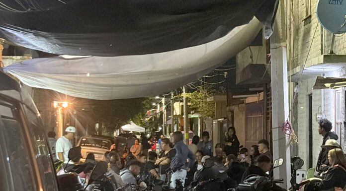 Mario falleció en espera de paramédicos; horas después su familia lo espera