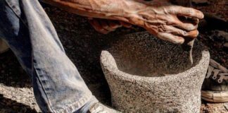 El arte del telar y la piedra en Comonfort