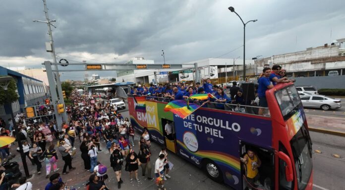 Marea Arcoíris en León; miles toman las históricas calles con Marcha de Orgullo