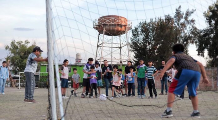 El día en que la luz y el juego cambiaron el rostro de Nuevo Refugio