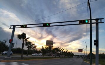 Ya hay cruce semaforizado en Villas de San Nicolás para seguridad peatonal