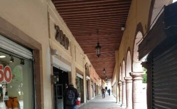Economía en México: Más crédito, más ahorro y menos compras