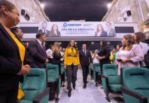 Reconoce Libia Dennise a abogados guanajuatenses