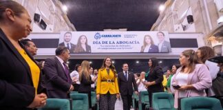 Reconoce Libia Dennise a abogados guanajuatenses